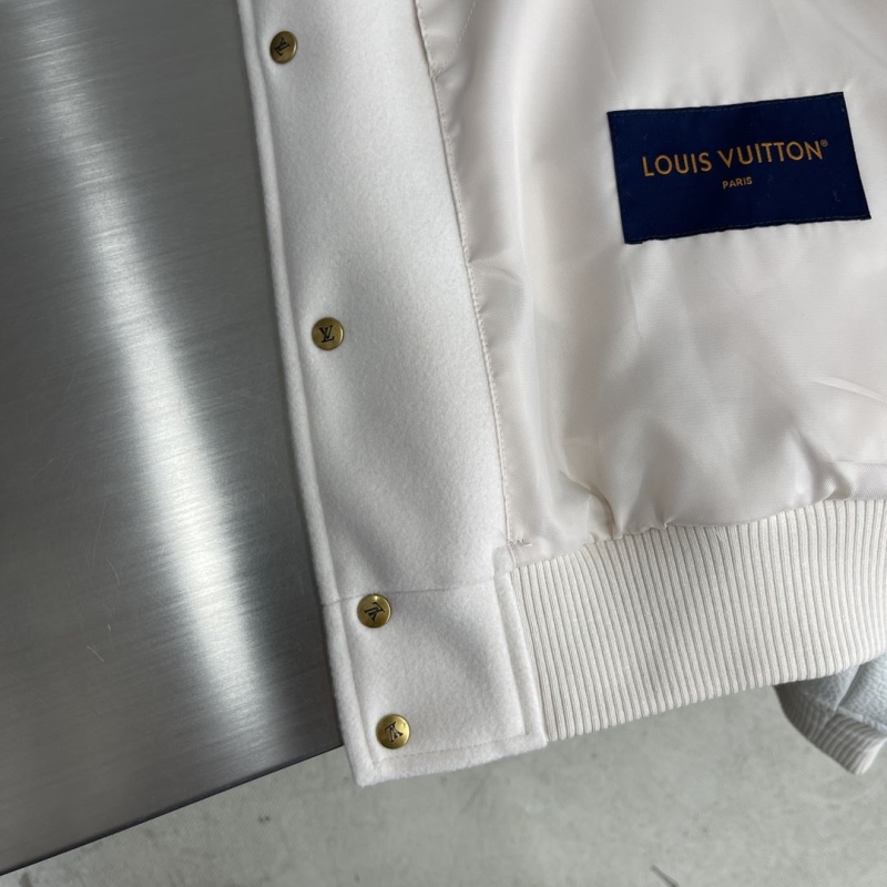 l0vis Vvtt0n outwear